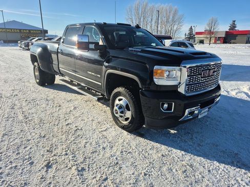 Used 2018 GMC Sierra 3500 Denali w/ Duramax Plus Package AWD/4WD image 7
