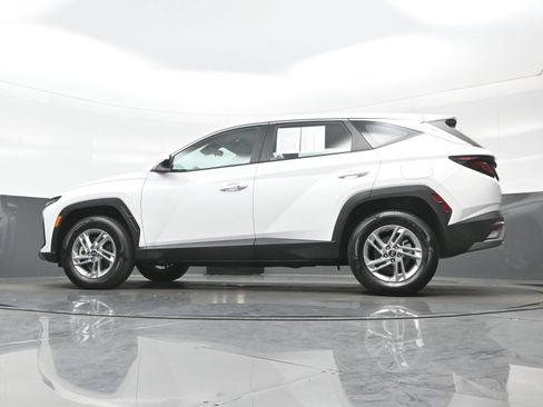 Used 2025 Hyundai Tucson SE AWD/4WD image 29