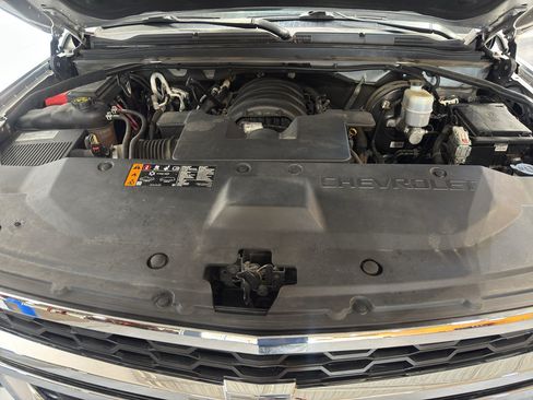 Used 2020 Chevrolet Suburban LT AWD/4WD image 36