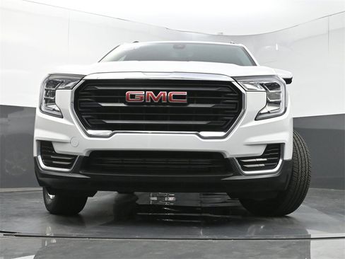 Used 2023 GMC Terrain SLE w/ Driver Convenience Package image 23