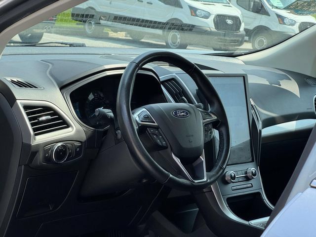 Used 2023 Ford Edge SEL AWD/4WD image 30