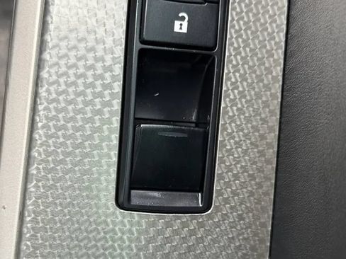 Used 2016 Lexus IS 200t w/ F Sport Package RWD image 38