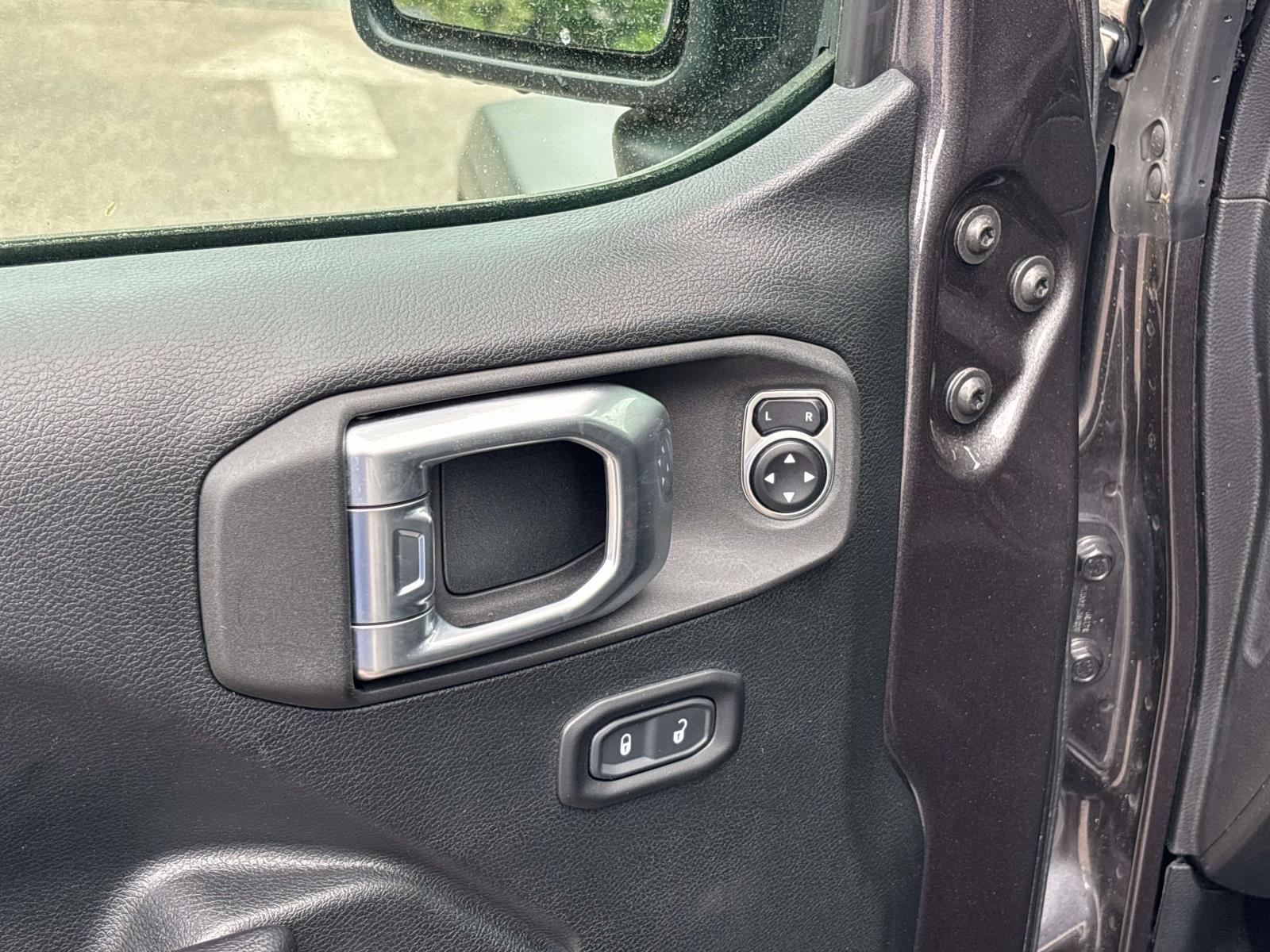 Used 2020 Jeep Wrangler Sport AWD/4WD image 11