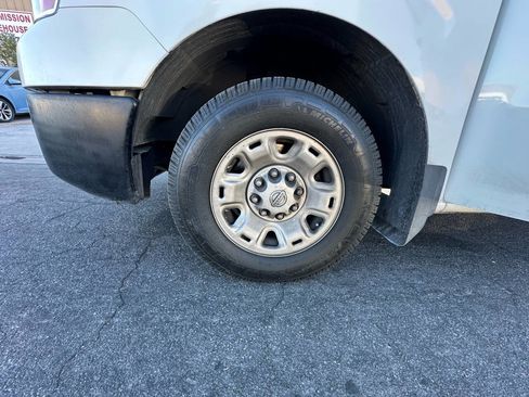 Used 2017 Nissan NV 2500 SV image 15