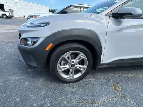 Used 2023 Hyundai Kona SEL w/ Convenience Package image 2