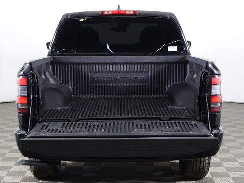 Used 2022 Nissan Frontier SV image 17