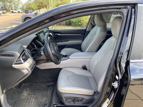 Used 2022 Toyota Camry SE FWD image 36