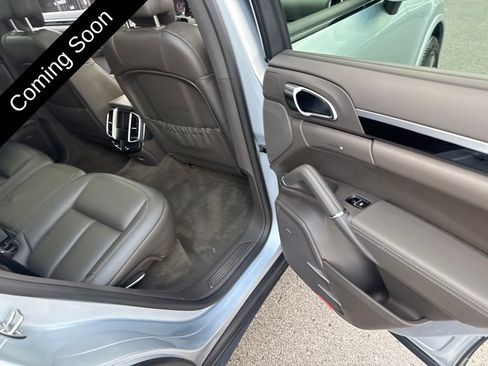 Used 2017 Porsche Cayenne Platinum Edition AWD/4WD image 66