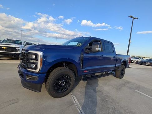 New 2026 Ford F250 Lariat w/ Black Appearance Package AWD/4WD image 4