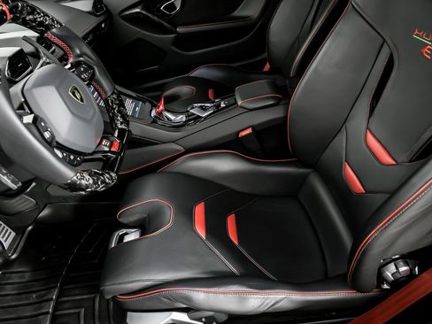 Used 2021 Lamborghini Huracan EVO image 25