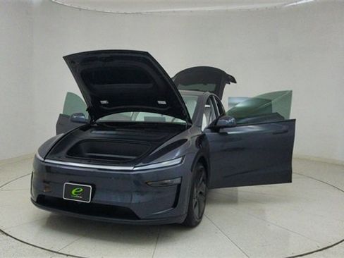 Used 2026 Tesla Model Y Long Range image 68