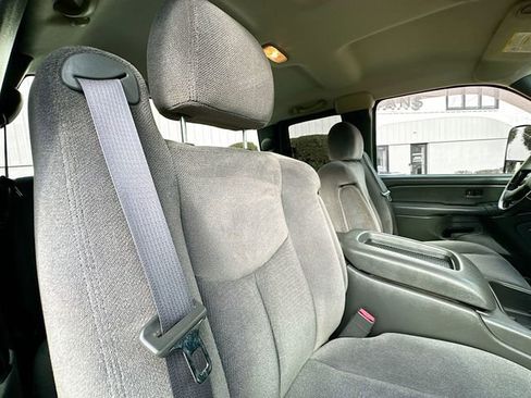 Used 2006 GMC Sierra 3500 SLE w/ Snow Plow Prep Package image 27