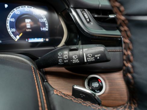 Used 2023 Jeep Grand Cherokee Summit image 32