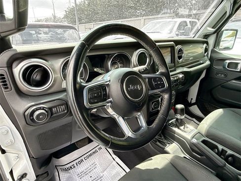 Used 2021 Jeep Wrangler Unlimited Sahara image 12