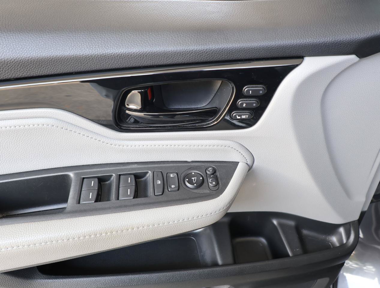 Used 2018 Honda Odyssey Elite image 40