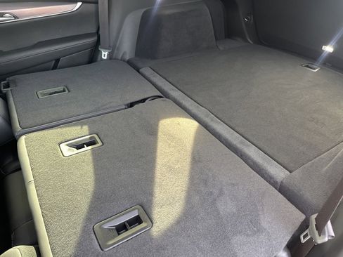 Used 2025 Cadillac XT5 Luxury image 34