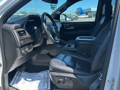 Used 2024 Chevrolet Suburban Z71 w/ Luxury Package AWD/4WD image 7