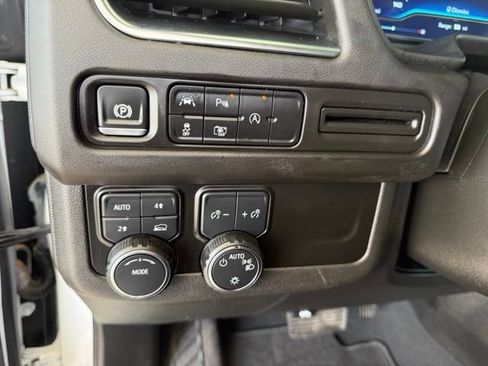 Used 2024 Chevrolet Tahoe RST w/ Luxury Package AWD/4WD image 16