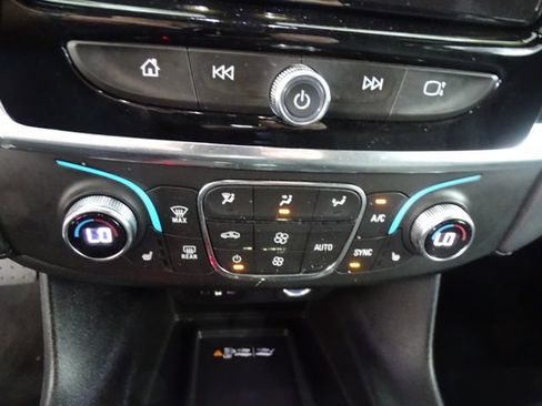 Used 2023 Chevrolet Traverse LT AWD/4WD image 13