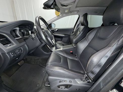 Used 2017 Volvo XC60 T6 Dynamic w/ Preferred Option Package AWD/4WD image 11