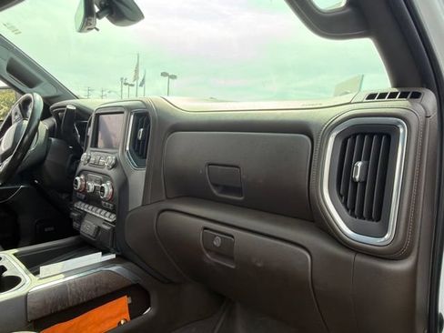 Used 2022 GMC Sierra 2500 Denali w/ Denali Ultimate Package AWD/4WD image 9
