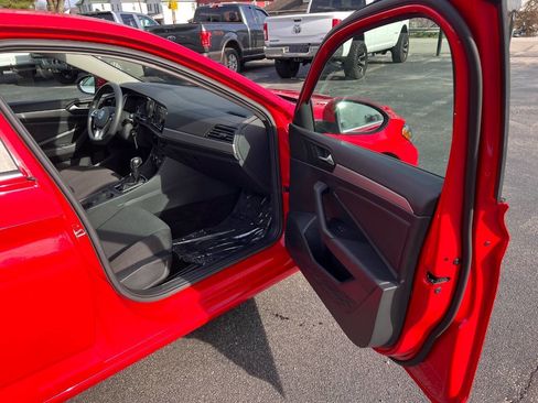 Used 2019 Volkswagen Jetta S w/ Driver Assistance Package image 28