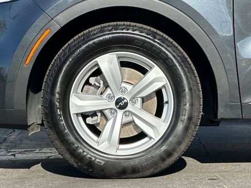 Used 2023 Kia Sorento LX image 26