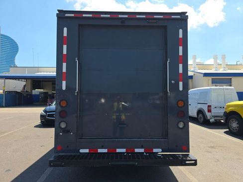 Used 2021 Ford Transit 350 DRW image 3