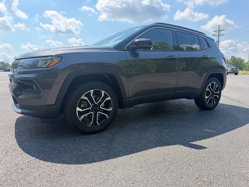 Used 2024 Jeep Compass Limited AWD/4WD image 8