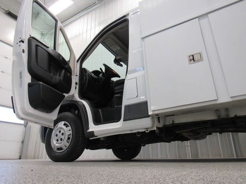 Used 2016 RAM ProMaster 2500 w/ Premium Appearance Group FWD image 33