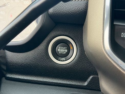 Used 2024 RAM 2500 Laramie AWD/4WD image 28