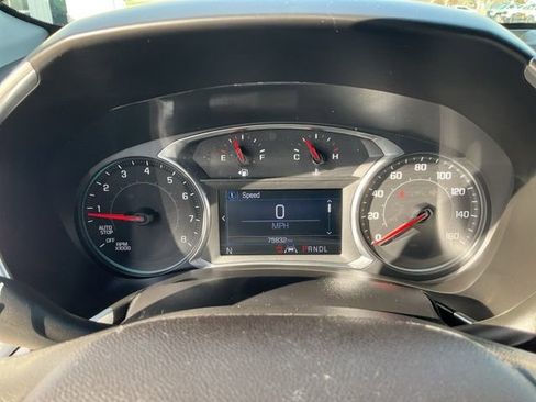 Used 2020 Chevrolet Equinox LT w/ Driver Convenience Package image 12