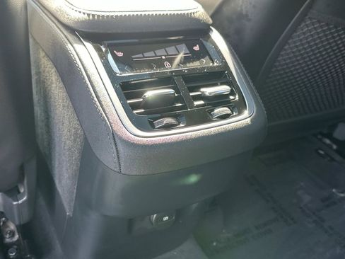 Certified 2025 Volvo XC90 B5 Core w/ Protection Package Premier image 22