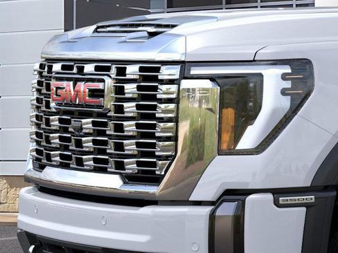 New 2026 GMC Sierra 3500 Denali w/ Denali Reserve Package image 37