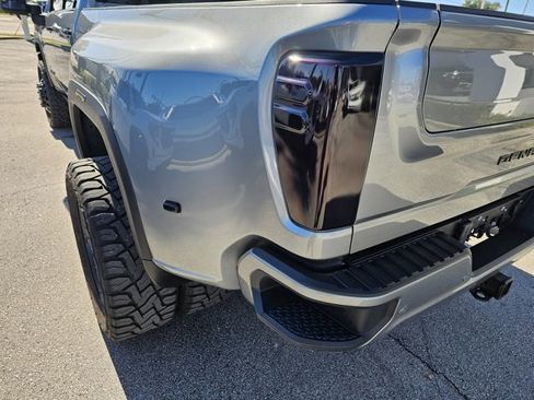 Used 2024 GMC Sierra 3500 Denali Ultimate image 12