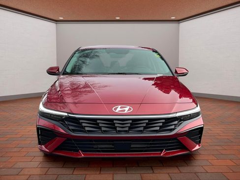 New 2025 Hyundai Elantra Limited image 3