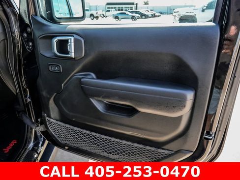 Used 2018 Jeep Wrangler Unlimited Sport S AWD/4WD image 16