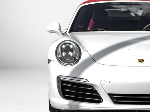 Used 2018 Porsche 911 Carrera RWD image 37