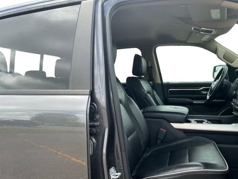 Used 2019 RAM 1500 Laramie AWD/4WD image 15