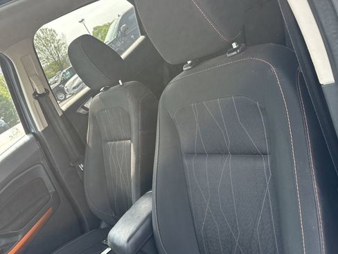 Used 2021 Ford EcoSport SE w/ SE Convenience Package image 5