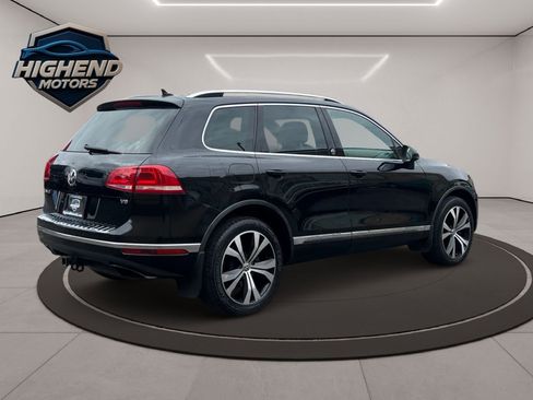 Used 2017 Volkswagen Touareg Wolfsburg Edition image 6