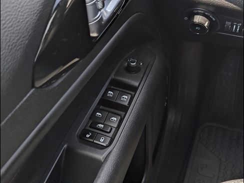Used 2023 Jeep Compass Trailhawk AWD/4WD image 28
