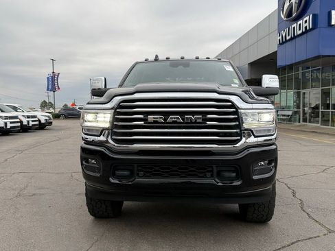 Used 2023 RAM 2500 Limited AWD/4WD image 2
