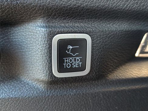 Used 2022 Jeep Grand Cherokee L Limited image 13