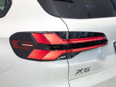 New 2026 BMW X5 xDrive40i w/ M Sport Package