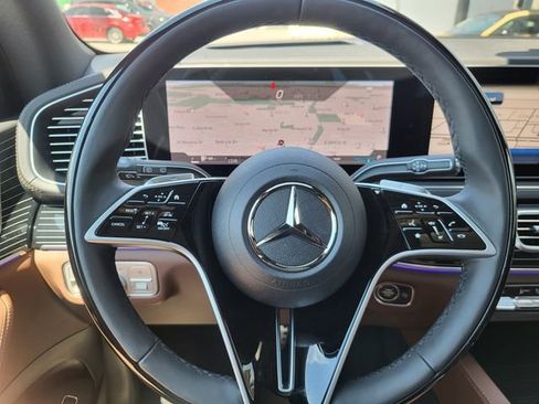 Used 2025 Mercedes-Benz GLS 450 4MATIC image 23