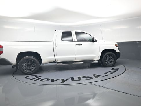 Used 2018 Toyota Tundra SR image 10