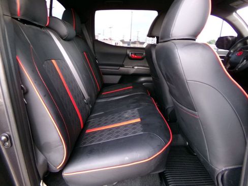 Used 2020 Toyota Tacoma TRD Sport image 16