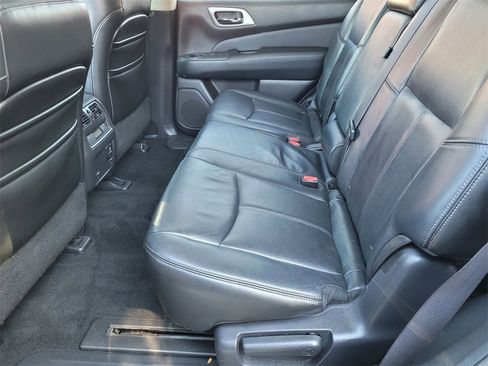 Used 2013 Nissan Pathfinder Platinum w/ Cargo Pkg image 10
