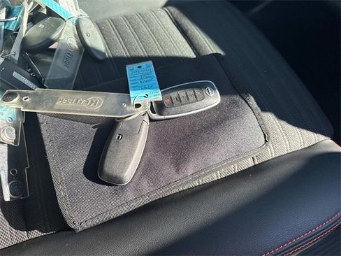 Used 2025 Nissan Rogue SV image 7